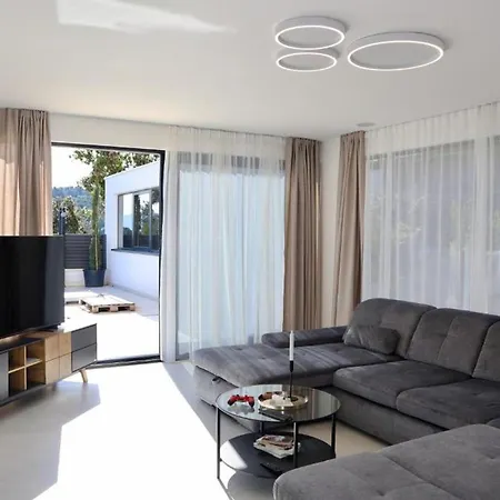 Вилла Olynthia Рогач