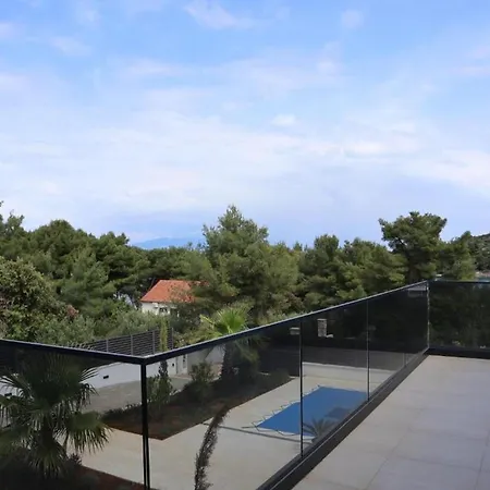 Вилла Olynthia *