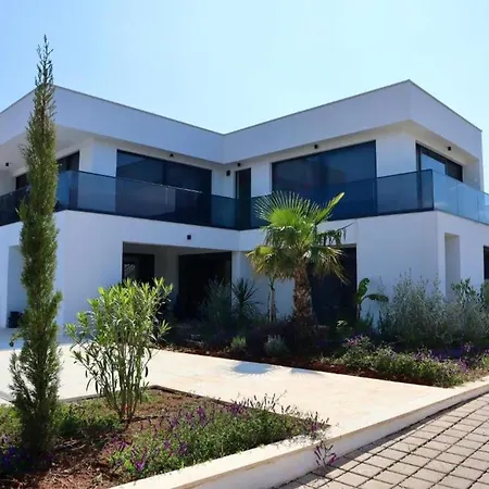 Вилла Olynthia *